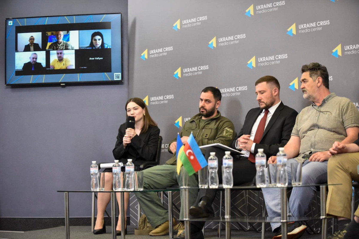 В Киеве обсудили интенсификацию отношений с Азербайджаном в условиях глобальных вызовов