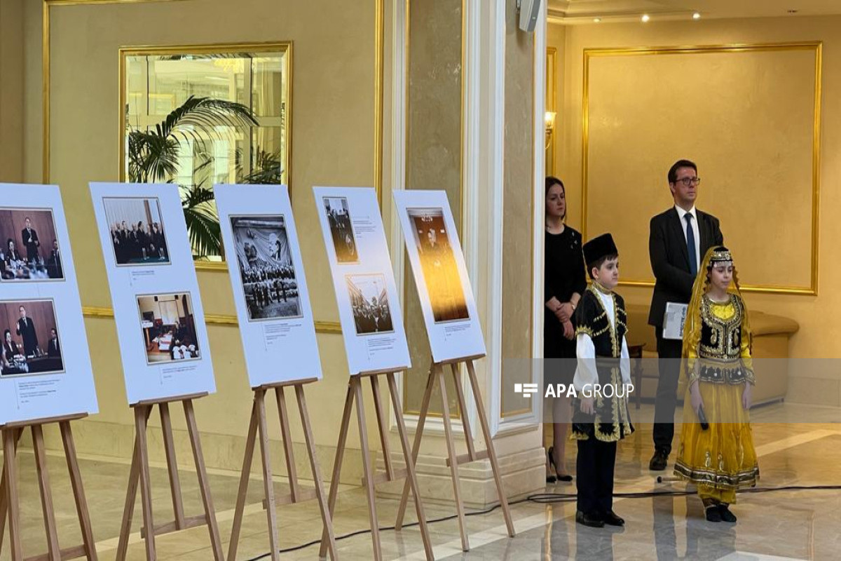 В Совете Федерации открылась выставка, посвященная 100-летию Гейдара Алиева-ФОТО 