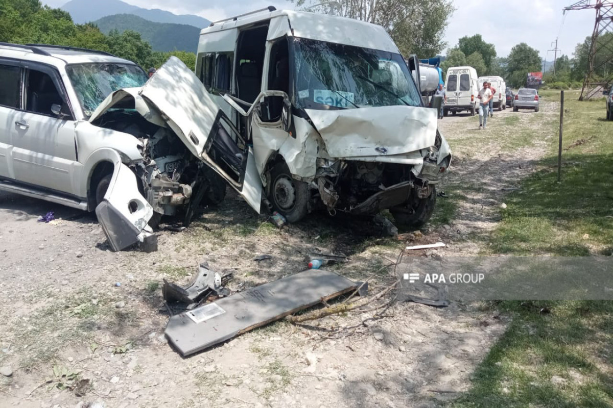 В Азербайджане в ДТП с участием микроавтобуса пострадали 20 человек - ФОТО -ОБНОВЛЕНО 
