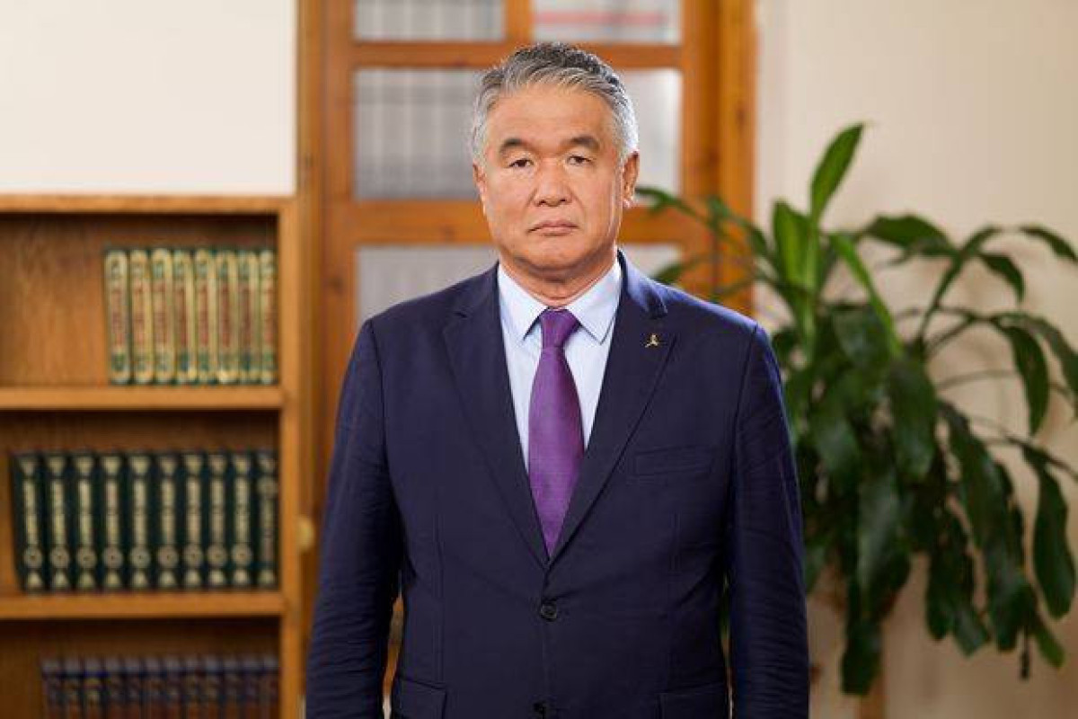 Султан Раев