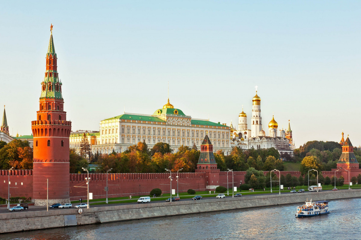 В Кремле прокомментировали визит Макрона в Казахстан