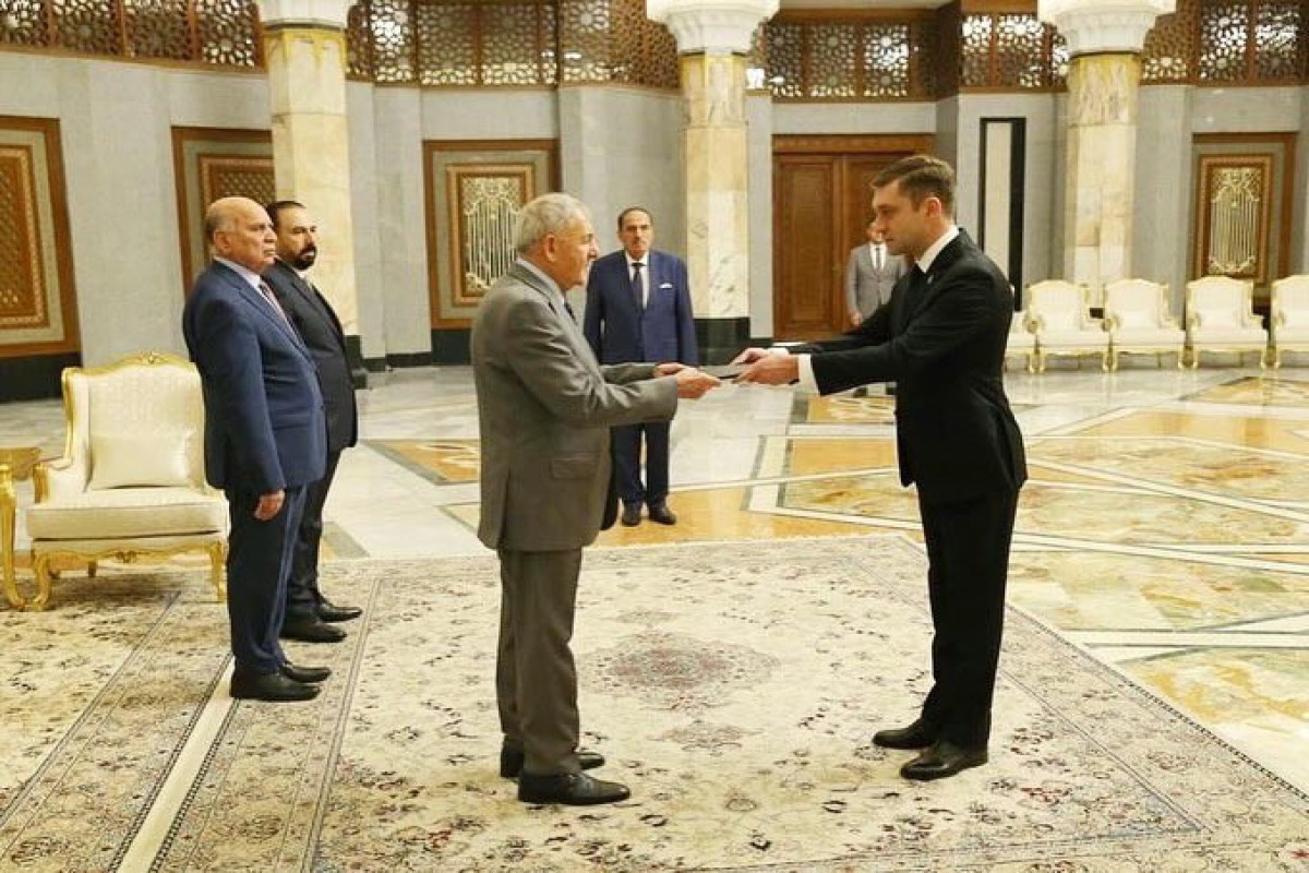 Посол Азербайджана вручил верительные грамоты президенту Ирака