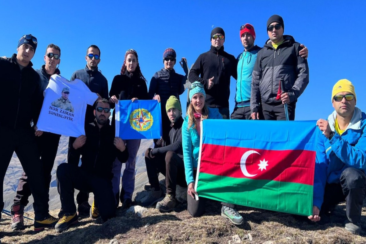 Сотрудники МЧС Азербайджана совершили восхождение на вершину «Хары бюльбюль»-ФОТО 