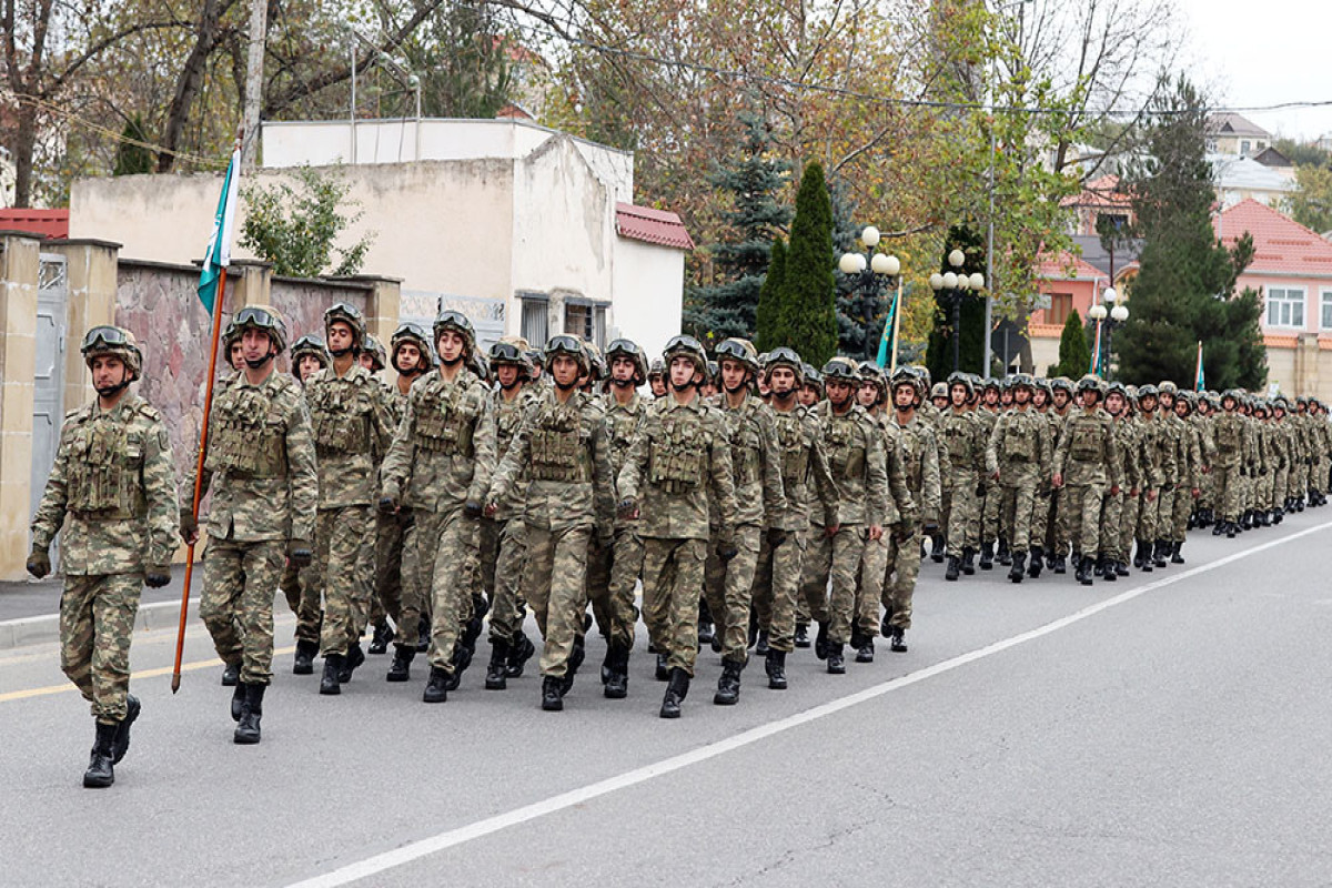 В Физули и Зангилане прошли шествия военнослужащих в честь Дня Победы