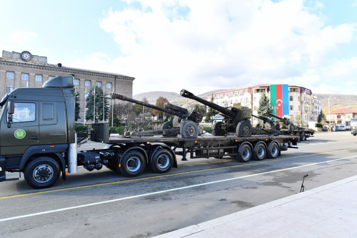На параде Победы в Ханкенди продемонстрирована часть трофейной военной техники