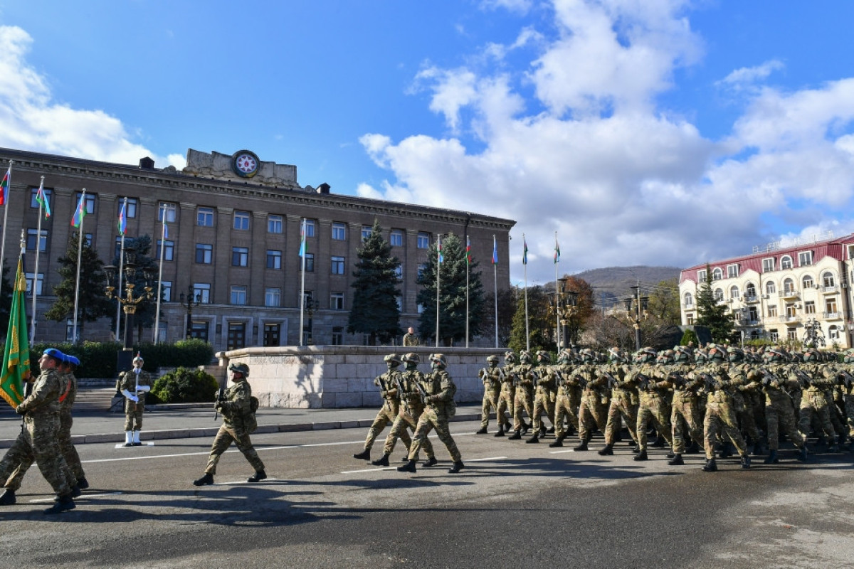 Военный парад в Ханкенди-ВИДЕО 