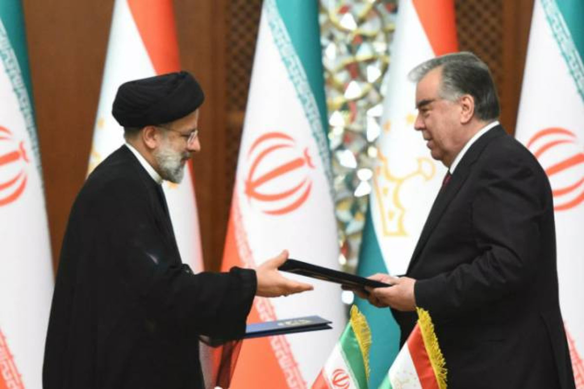 Таджикистан и Иран подписали меморандум об отмене визового режима