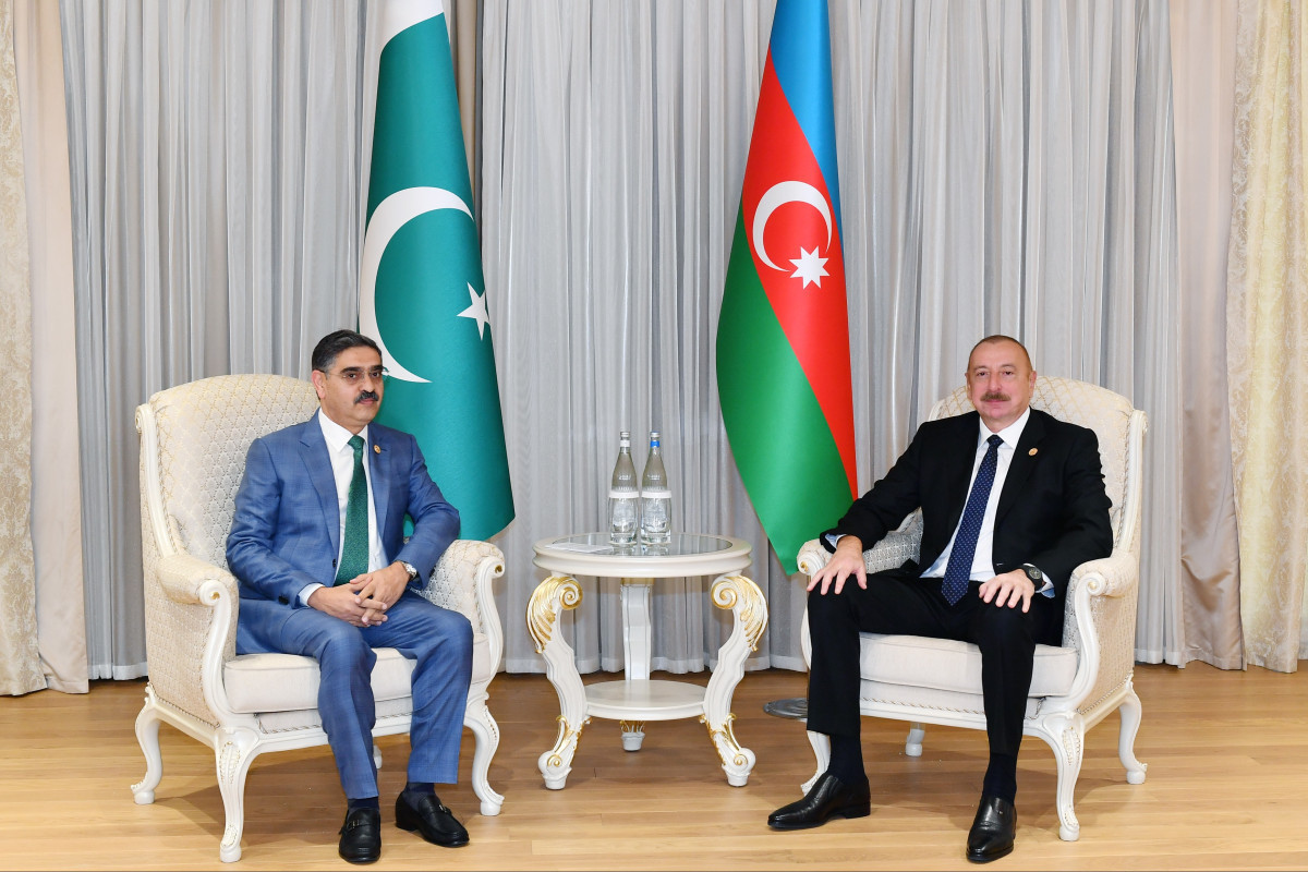 В Ташкенте состоялась встреча Президента Ильхама Алиева с премьер-министром переходного правительства Пакистана-ОБНОВЛЕНО 