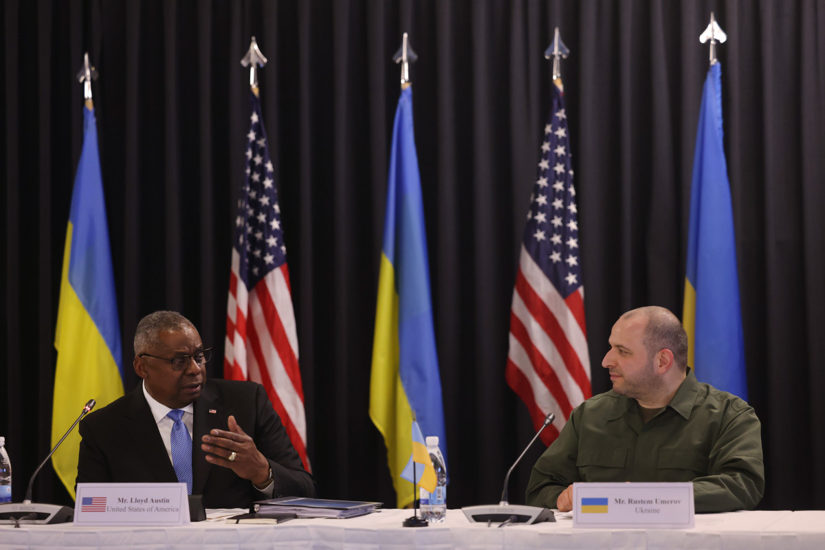 Пентагон: Остин обсудил с Умеровым боевые действия в Украине