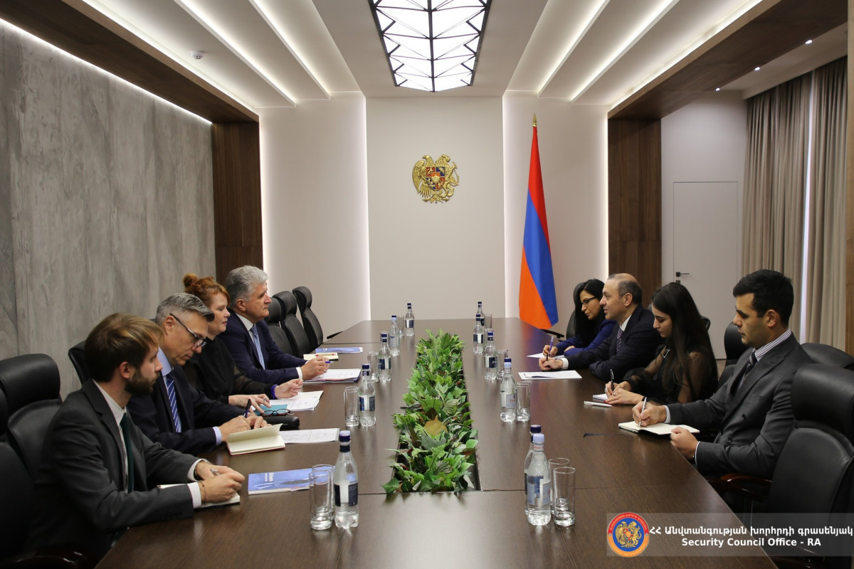 Григорян обсудил с помощником генсека ООН процесс нормализации отношений с Азербайджаном