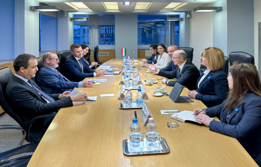 Обсуждены поставки азербайджанского газа на венгерский рынок