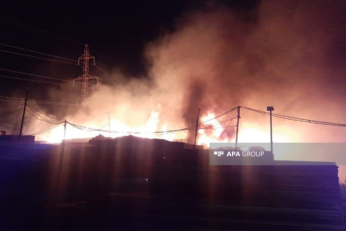 В Баку горит рынок строительных материалов-ФОТО -ВИДЕО -ОБНОВЛЕНО 