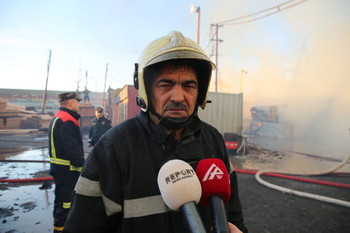 Во время пожара на рынке строительных материалов пострадали рабочие
