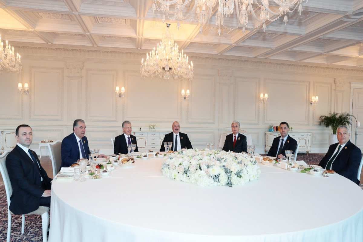 Дан официальный обед в честь глав государств и правительств, принимающих участие в саммите СПЕКА