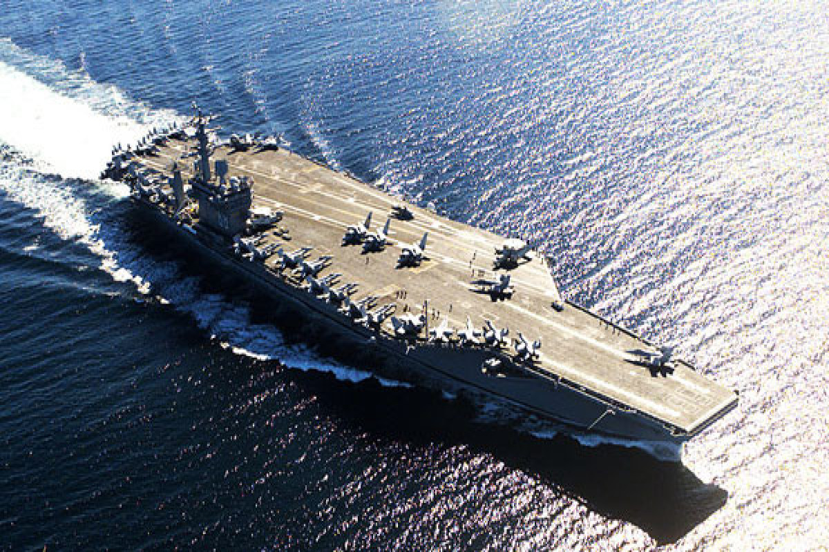 Авианосная ударная группа ВМС США вошла в воды Персидского залива