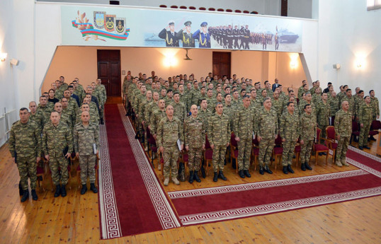В Азербайджане ежемесячные должностные оклады военнослужащих повысятся на 20%