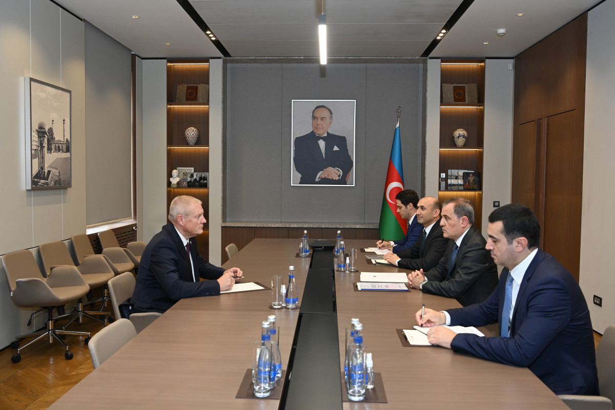 Джейхун Байрамов встретился с новоназначенным послом Латвии