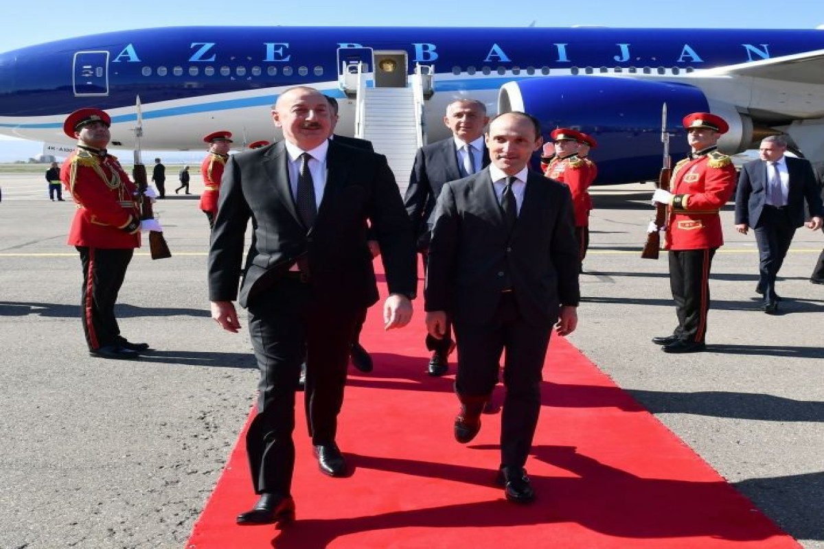 Президент Ильхам Алиев прибыл с рабочим визитом в Грузию по приглашению Ираклия Гарибашвили -ФОТО 