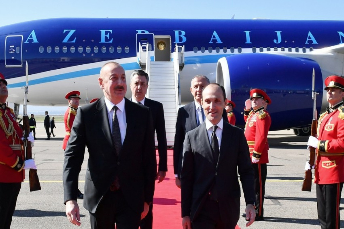 Президент Ильхам Алиев прибыл с рабочим визитом в Грузию по приглашению Ираклия Гарибашвили -ФОТО 