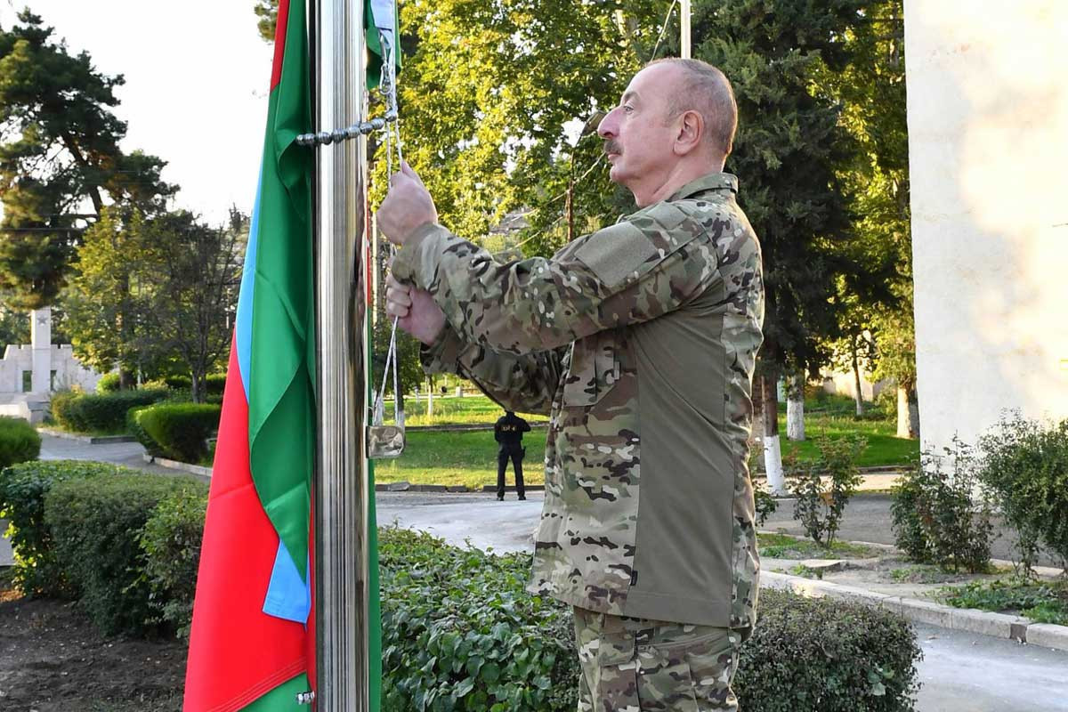 Президент Ильхам Алиев поднял Государственный флаг Азербайджанской Республики в городе Ходжавенд -ФОТО-ОБНОВЛЕНО 1 