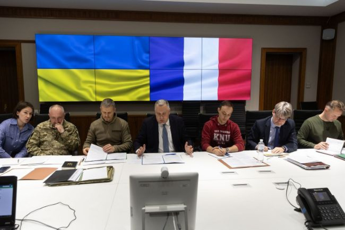 Украина начала двусторонние переговоры с Францией по гарантиям безопасности