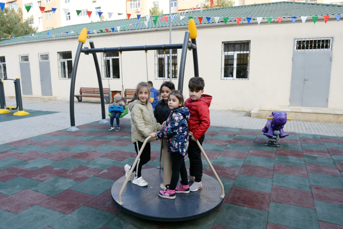 С участием Лейлы Алиевой состоялось открытие очередного двора в рамках проекта «Наш двор»-ФОТО 