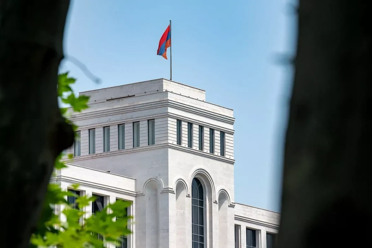 Послу РФ передали ноту протеста в МИД Армении