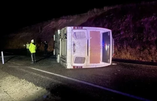 В Турции перевернулся автобус, пострадали 38 человек