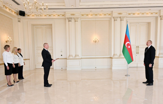 Президент Азербайджана принял новоназначеного посла Латвии - ОБНОВЛЕНО 
