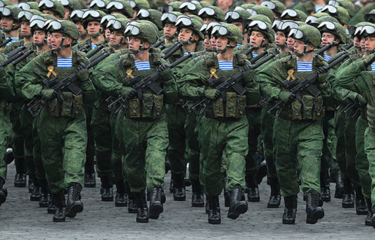 В этом году в России на военную службу поступили 385 тысяч человек