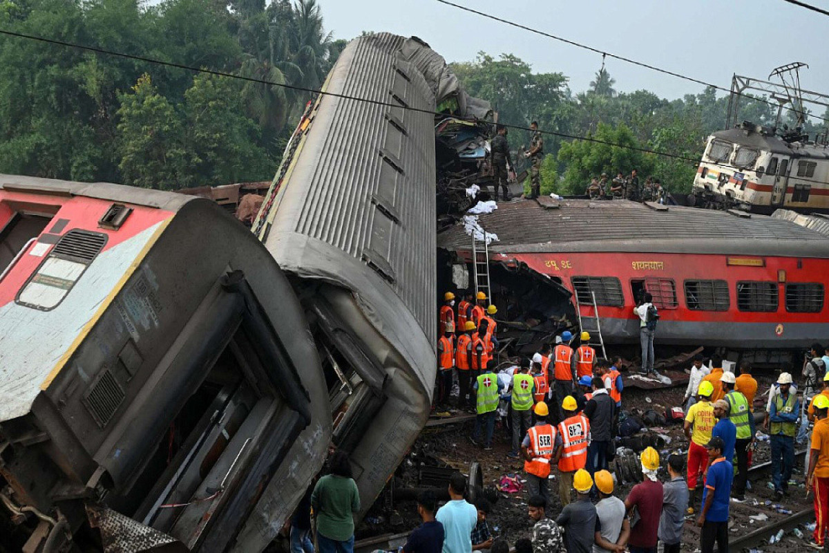 В Индии поезд сошел с рельсов, есть погибшие и раненые - ОБНОВЛЕНО 