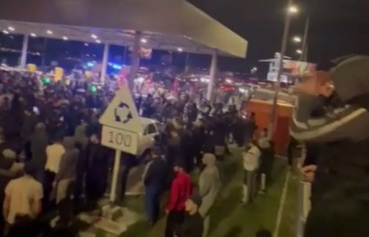 В ходе беспорядков в аэропорту Махачкалы пострадало более 20 человек-ОБНОВЛЕНО 2 