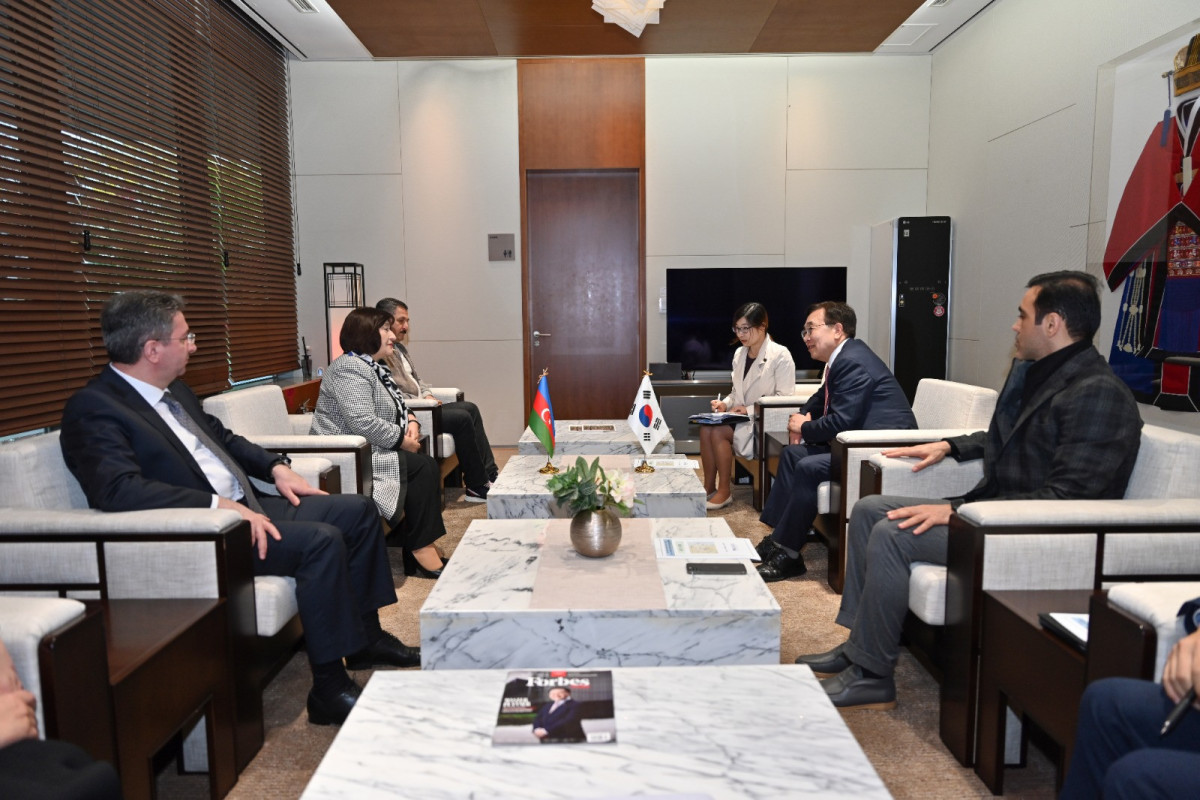 Спикер парламента Азербайджана совершила официальный визит в Республику Корея