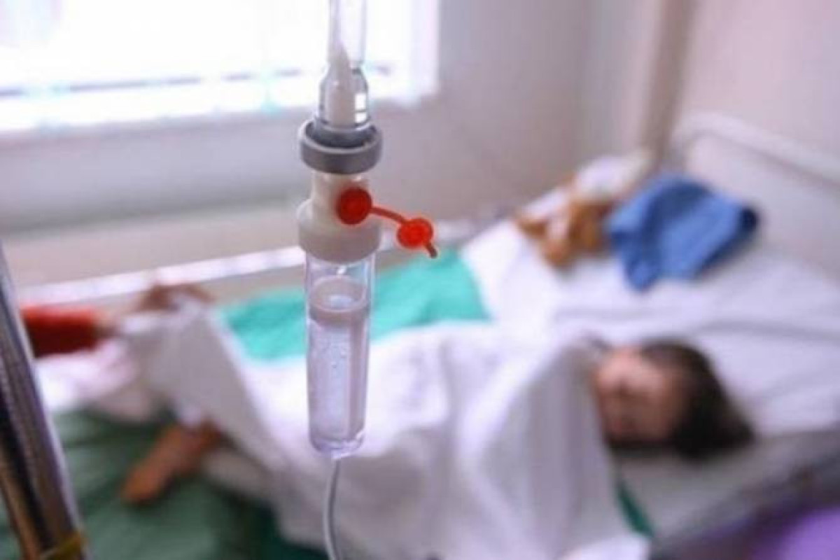 В Дагестане 12 человек попали в больницу с отравлением после поминок