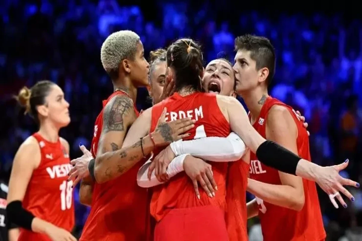 Женская сборная Турции впервые стала чемпионом Европы по волейболу-ФОТО 