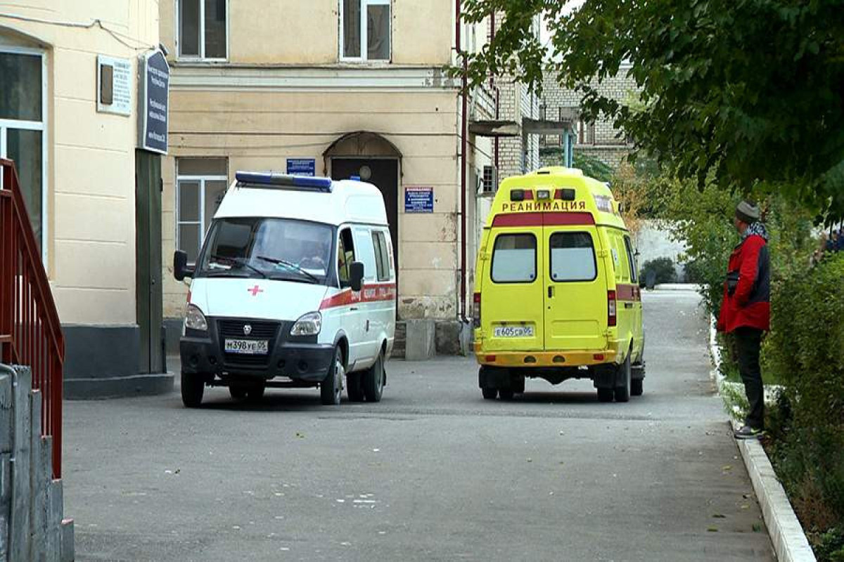 В Дагестане госпитализировали 16 человек после отравления салатом