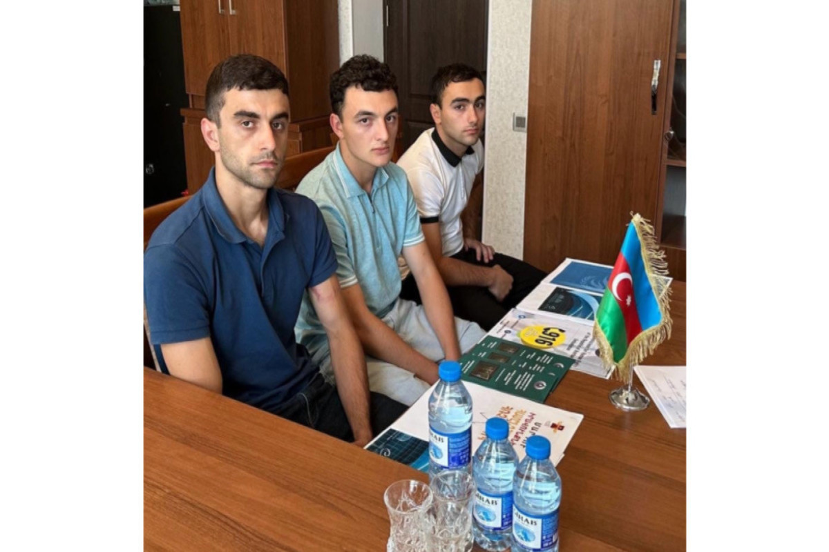 Футболисты армянского происхождения, задержанные за оскорбление азербайджанского флага, отпущены на свободу и отправлены в Армению - ВИДЕО 