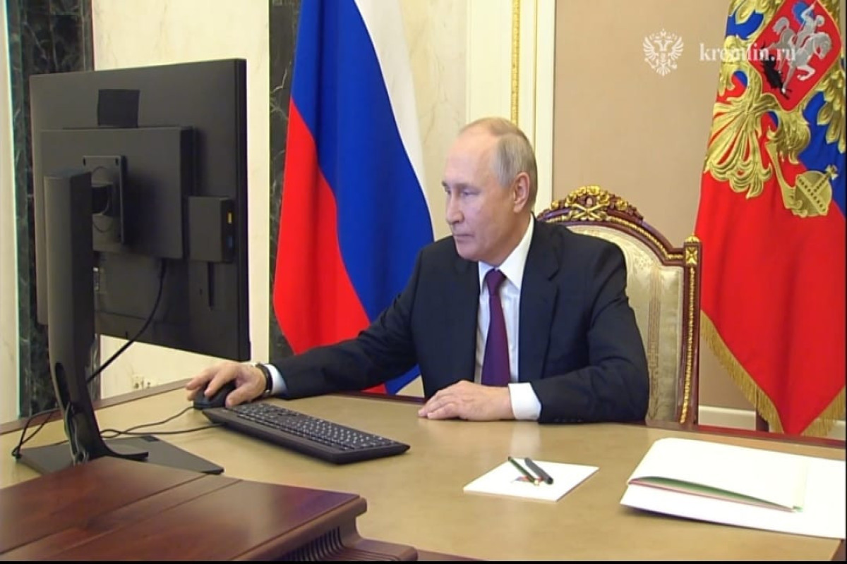 Путин проголосовал онлайн на выборах мэра Москвы