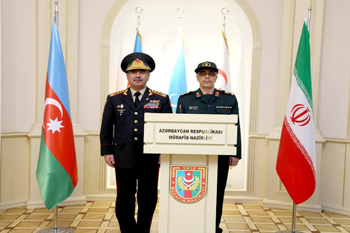 Багери заявил Закиру Гасанову, что информация о стягивании Ираном войск на границу с Азербайджаном не имеет под собой реальной основы