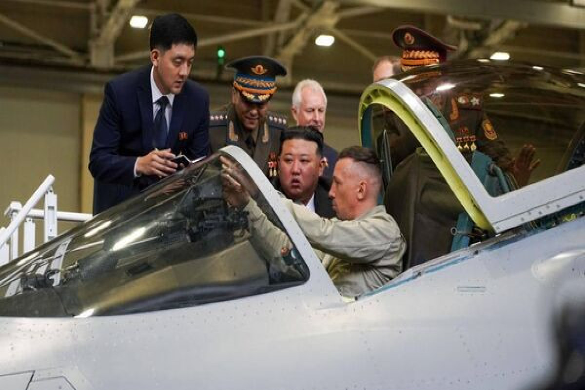 Лидер КНДР Ким Чен Ын осмотрел авиазаводы в России-ФОТО -ВИДЕО 