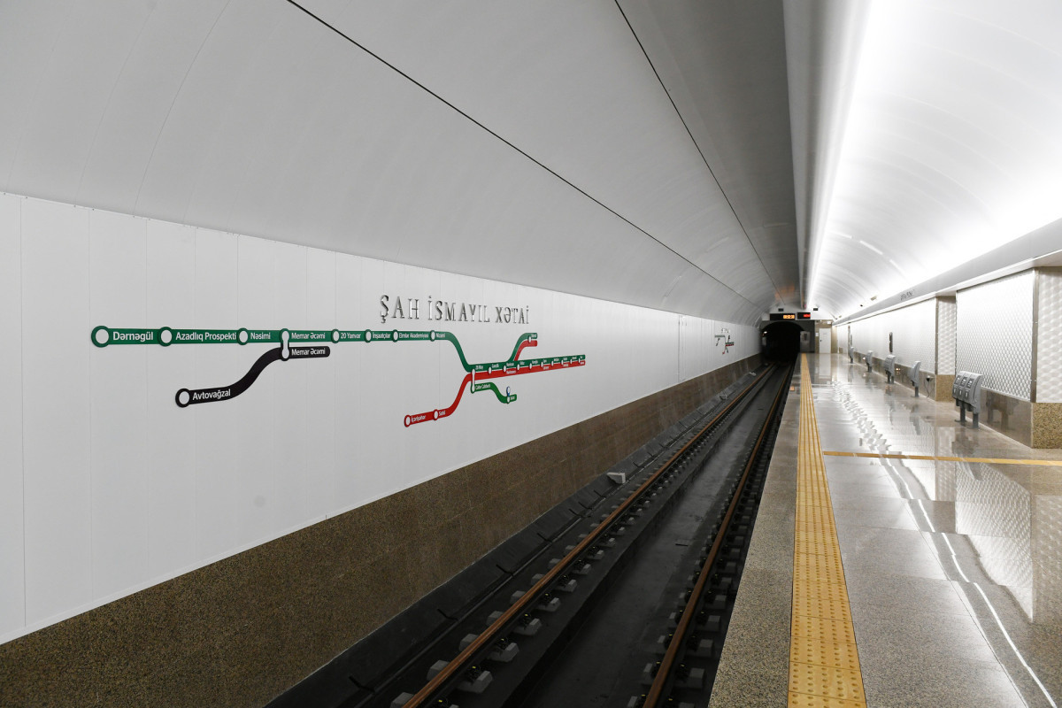 На станции метро «Хатаи» возникли проблемы с подачей электроэнергии
