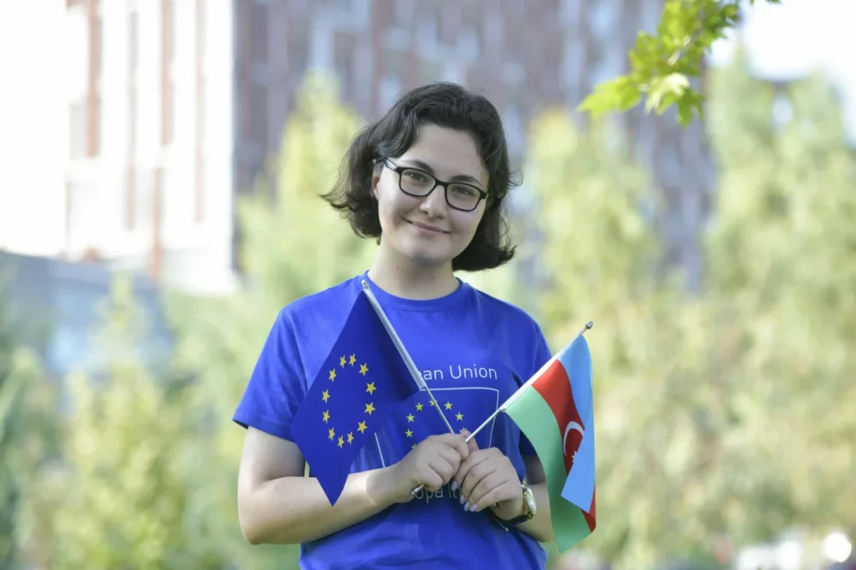 Опрос общественного мнения: Позитивный образ ЕС в Азербайджане достиг максимума с 2016 года