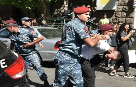 На акциях протеста в Ереване задержаны 49 человек, арестованы 5 человек
