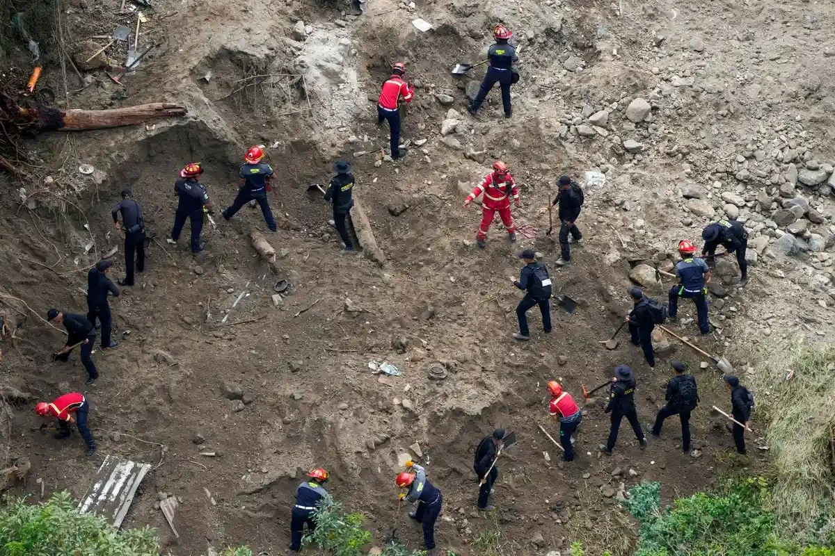 В Мексике из-за оползня погибли семь человек