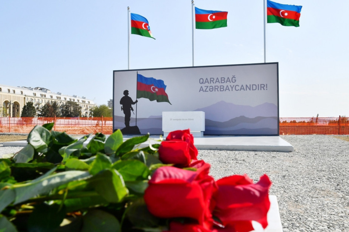 Официальные лица и члены правительства посетили строящийся в Баку Парк Победы