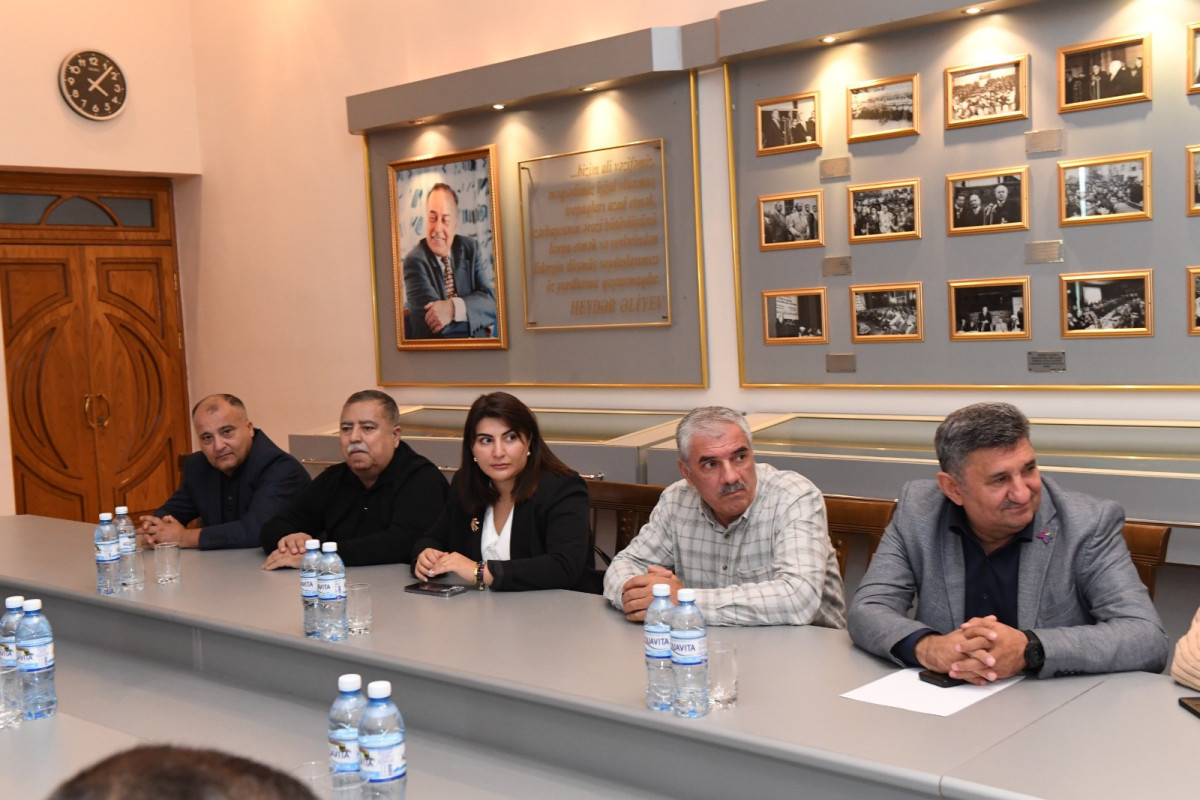 Обсуждена подготовка к возвращению азербайджанских вынужденных переселенцев из Ханкенди