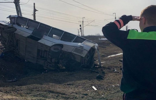 В России столкнулись поезд и  автобус, погибли 8 человек