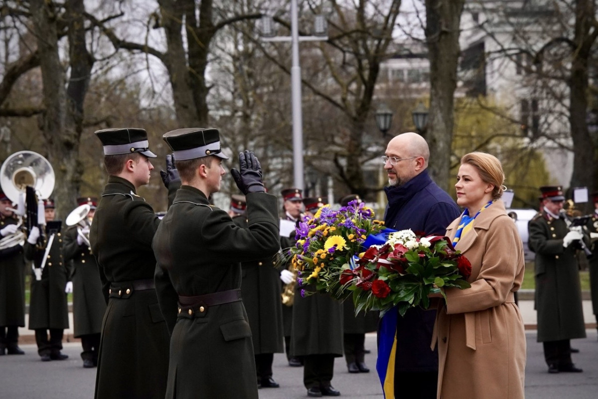 Премьер-министр Украины совершил визит в Латвию