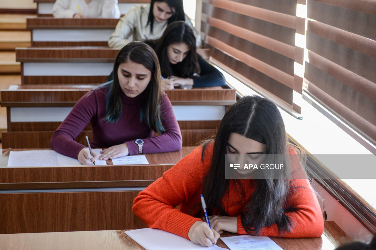 7 апреля в Азербайджане выпускной экзамен сдадут более 55 тысяч учащихся