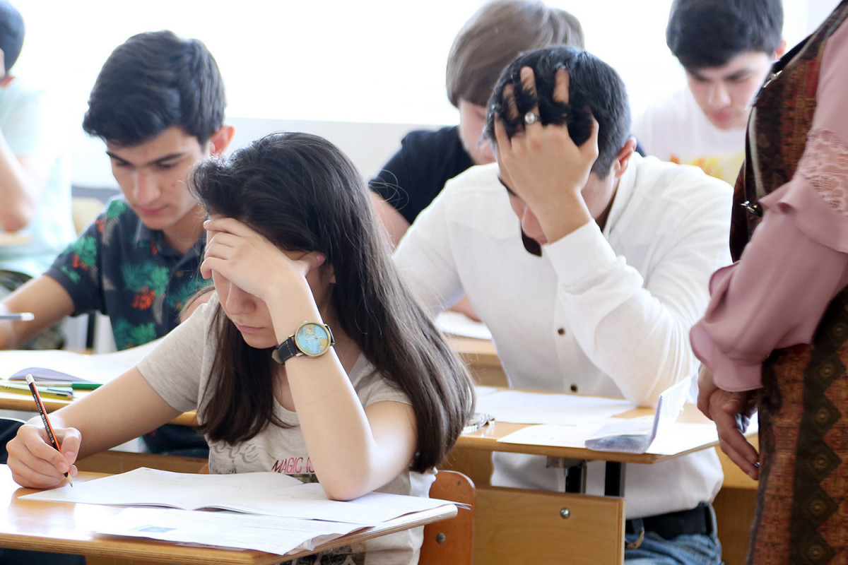 Сегодня в Азербайджане свыше 55 тыс. учащихся 9-го класса сдали выпускной экзамен -ОБНОВЛЕНО 